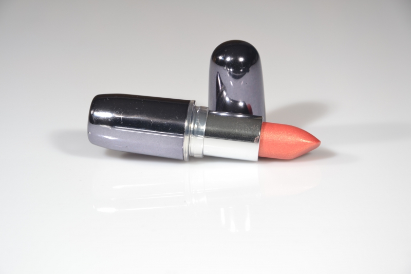 esthetique-NEOULES-min_lipstick-273109